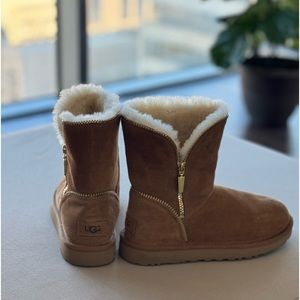 Camel colored Ugg boots size 8
